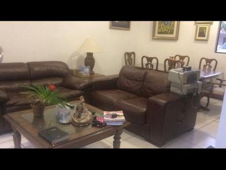 Alquilo Hermoso Duplex De 3 Dormitorios En Lambare - Barrio Cerrado