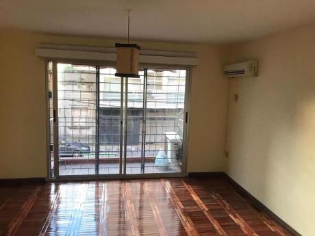 Precioso! Con Balcón, Luminoso, Placares, Parquet, Muy Lumin