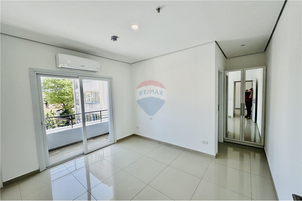 CÓMODO DEPARTAMENTO DE 2 DORMITORIOS + COCHERA en HERRERA — foto 2