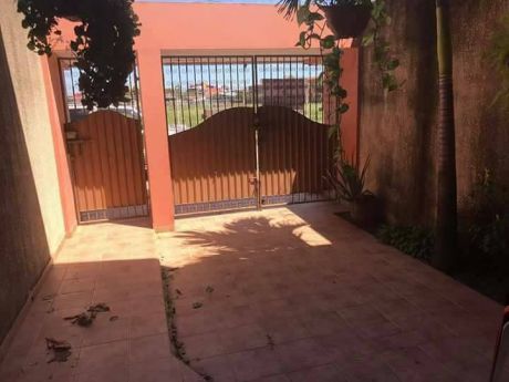 Hermosa Casa En Anticretico.