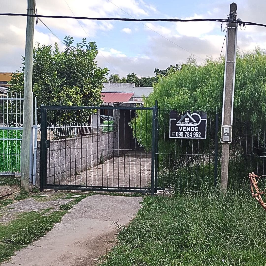 OPORTUNIDAD!! Casa de 2 dorm parrillero, buen patio, cochera.