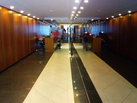 Alquiler Oficina En Ciudad Vieja 7º Piso