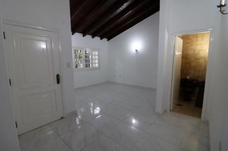 Alquilo Casa Toda Planta Baja En San Cristobal