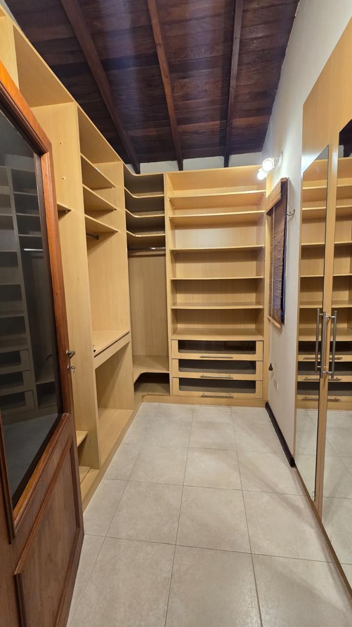 ALQUILO HERMOSA RESIDENCIA A POCOS METROS DEL ASA — foto 2