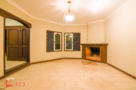 A0098 Alquilo Residencia En Barrio Nazareth