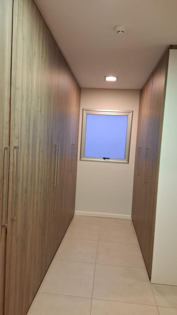 Alquilo Dpto Amoblado De 3 Habit En Suite. Edificio Río Lindo — foto 2