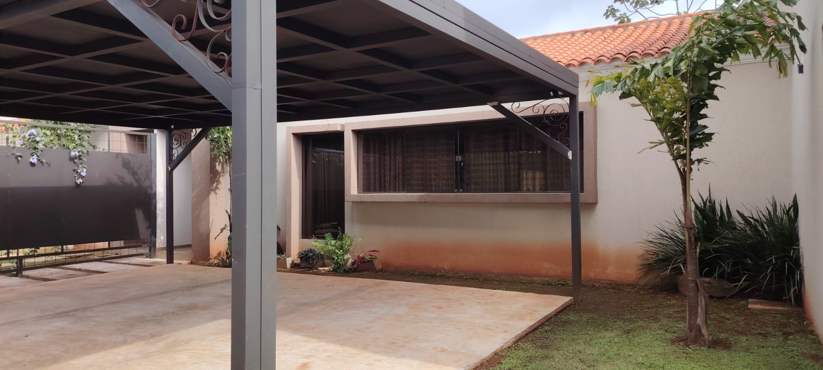 VENDO HERMOSA RESIDENCIA EN LA CIUDAD DE SAN BERNARDINO. — foto 3