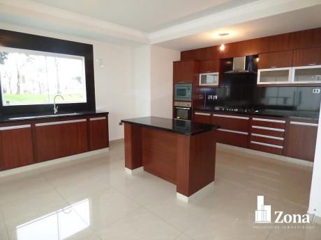 Condominio Exclusivo Del Urubo Hermosa Casa De 3 Suites