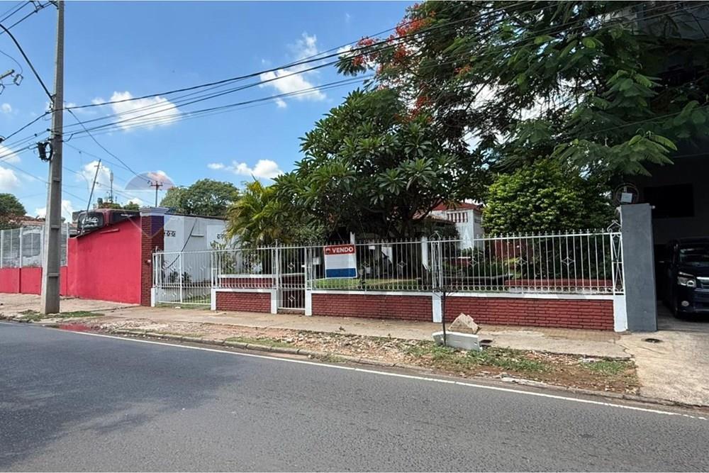 Terreno Comercial de 787 m2 sobre Av. Médicos del Chaco - Barrio Nazareth — foto 3