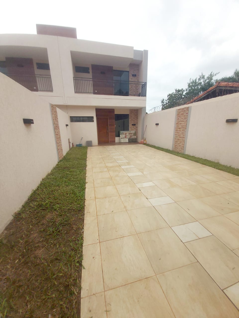 VENDO DUPLEX EN SAN LORENZO — foto 2