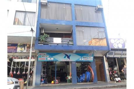 Casa Con Espacio Comercial En La Zona Del Centro En Venta