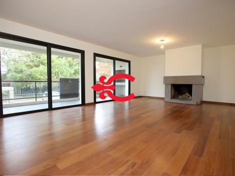 Apartamento Con Jardín En Carrasco. Ref: 6042