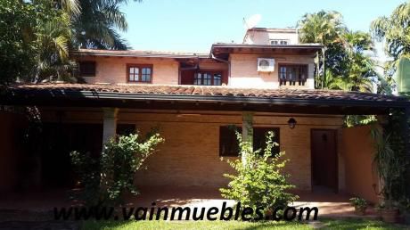 Vendo Casa En Cul De Sac En El Barrio Mburucuya Zona Residencial 295.000 Usd