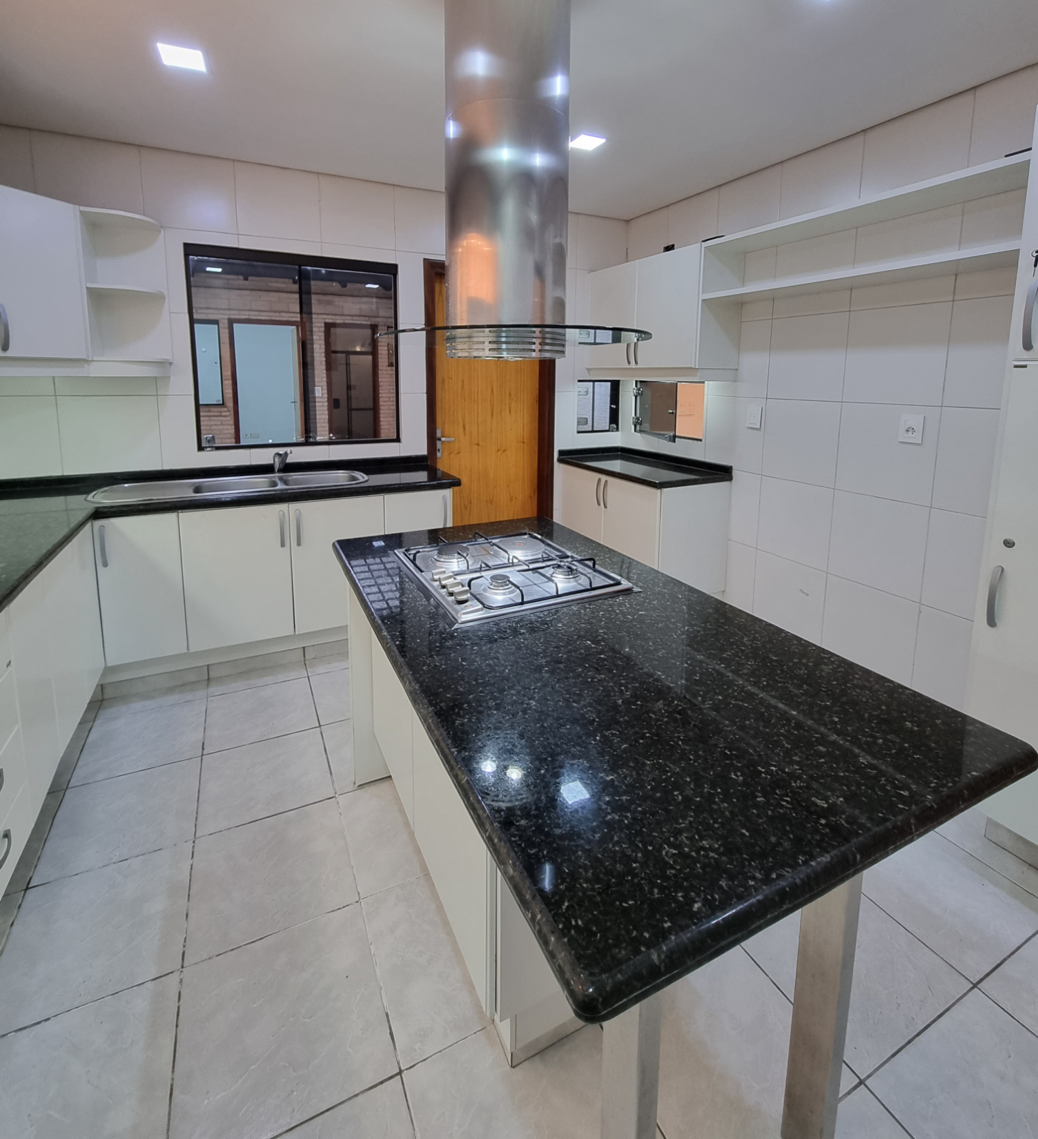 DUPLEX CON 3 SUITES EN VILLA MORRA !! Z. SHOPPING MARISCAL — foto 3