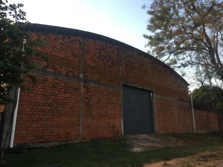 2 Tinglados (950 M2 Y 1.100 M2) En Terreno 3.600 M2. Mariano R. A.