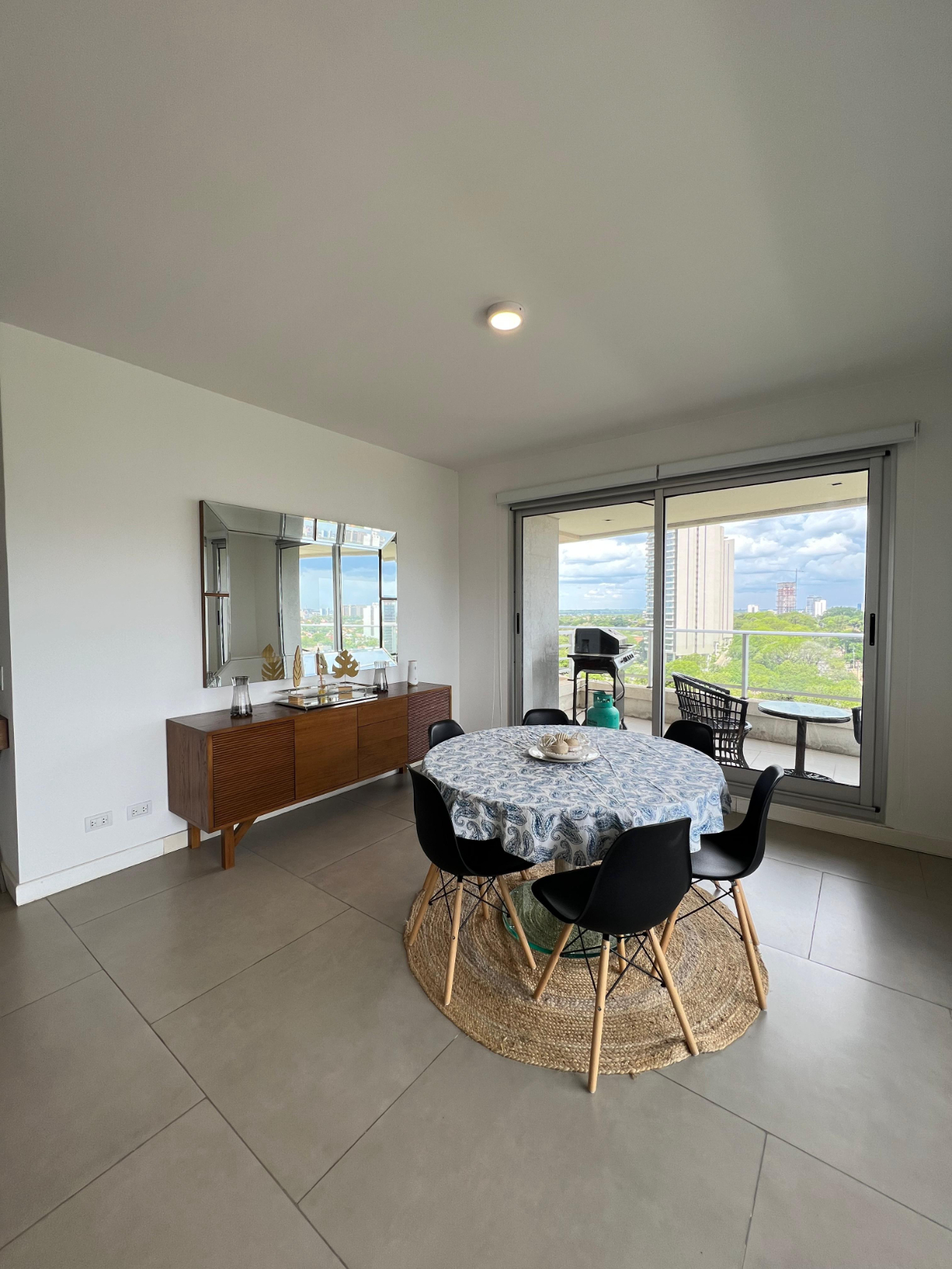 VENDO EXCLUSIVO DEPARTAMENTO DE 2 DORMITORIOS EN MBURUCUYA — foto 3