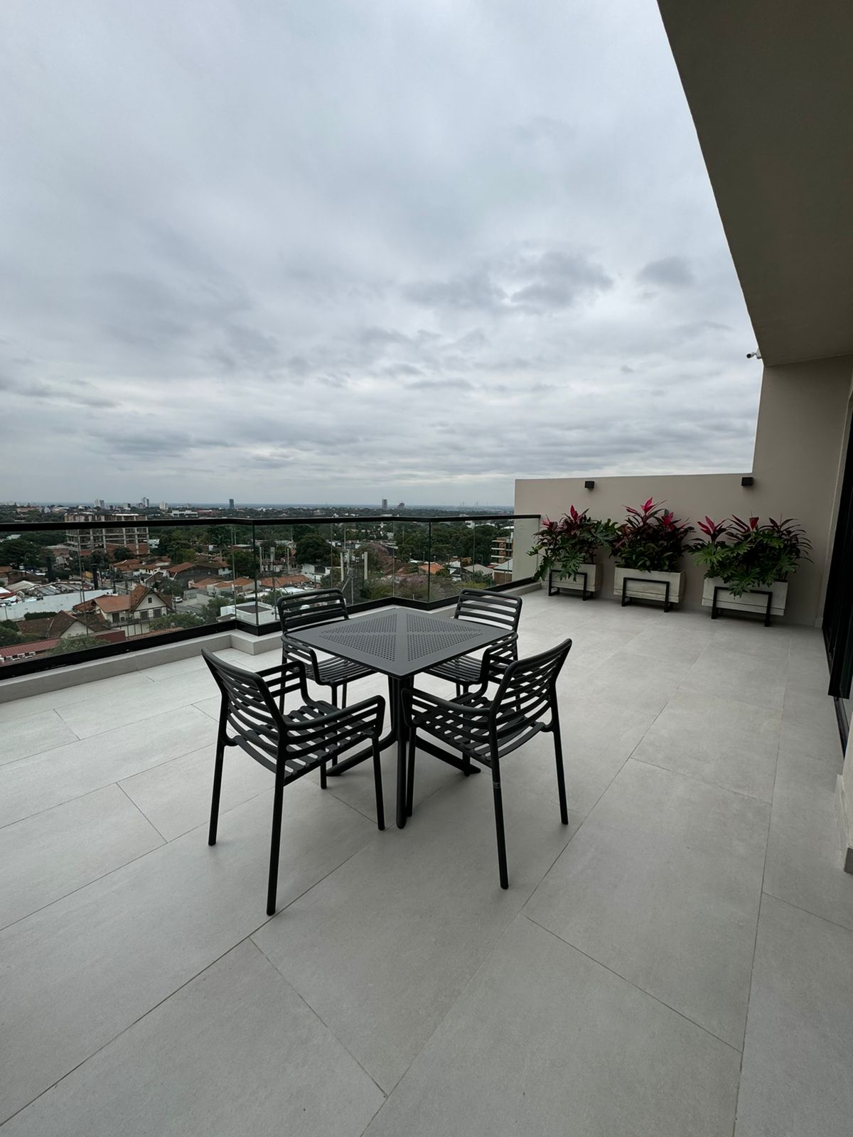 ALQUILO DPTO EXCLUSIVO EN VILLA MORRA — foto 3