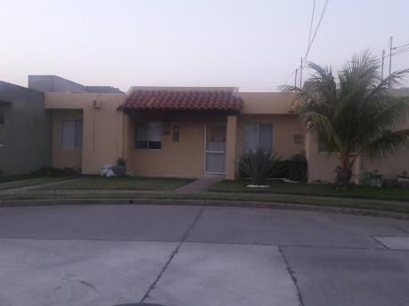 Casa En Venta En Condominio Sevilla Norte 1