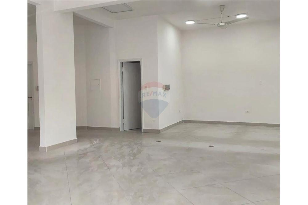 Salón Comercial en Lambare con excelente ubicación — foto 3