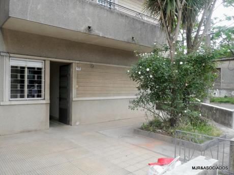 Casa Con Jardín Y Patio