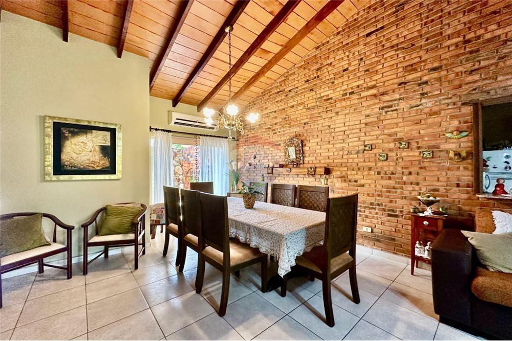 Hermosa Casa de Una Sola Planta en Loma Merlo, Luque — foto 2