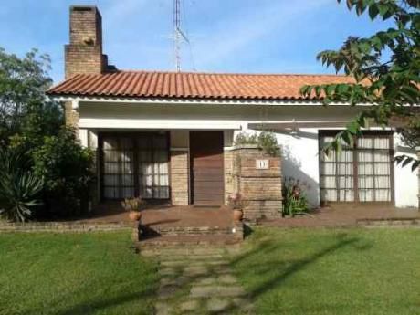Chalet De Tejas Sobre Avenida A La Playa