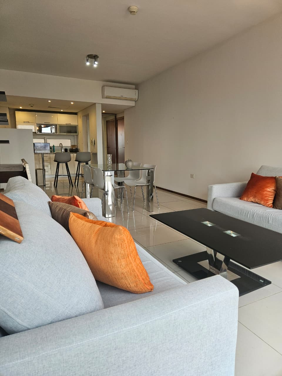 Departamento en alquiler en Ycuá Satí