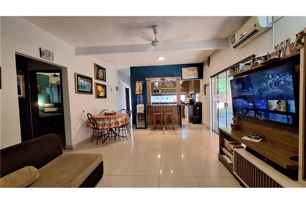 EN VENTA AMPLIA CASA CON PISCINA EN ÑEMBY — foto 3