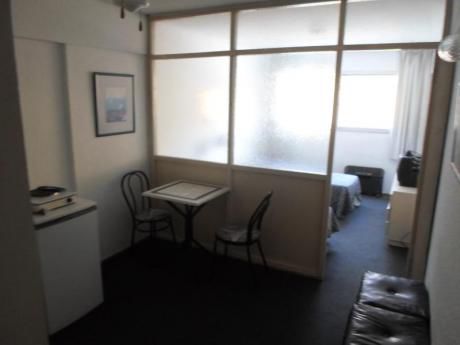 Ideal Estudiantes! A Mts De 18. Mono Al Frente. Gc $2900