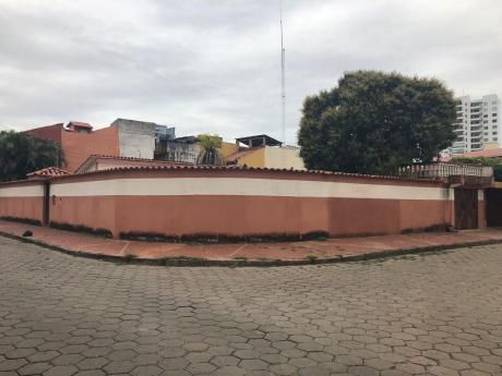 Casa En Excelente Ubicacion