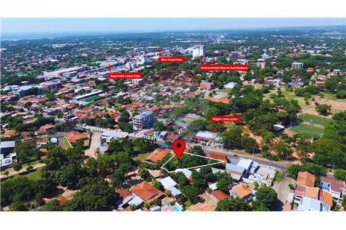 AMPLIO TERRENO DE 866 M² EN ZONA RESIDENCIAL DE LOMA PYTA - ASUNCIÓN — foto 2
