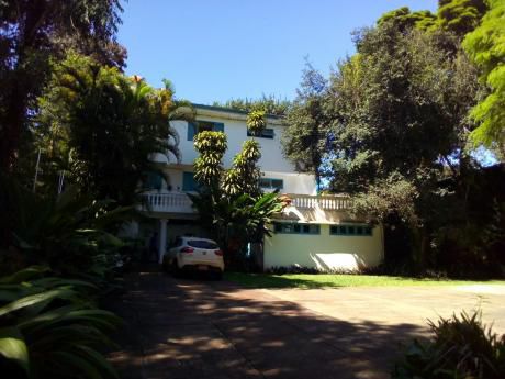 Hermosa Casa Cerca Del Lago.