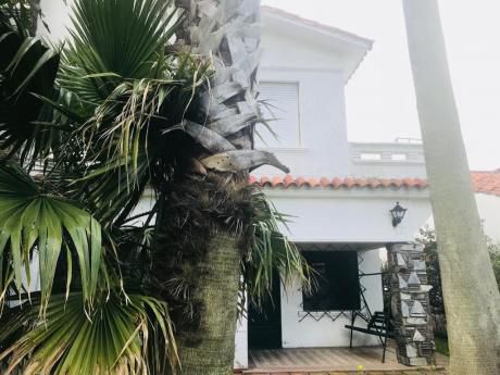 Preciosa Casa En Las Toscas A Metros Del Mar