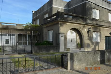 Dos Casas En Un Padrón, Excelente Ubicación Metros Rambla.