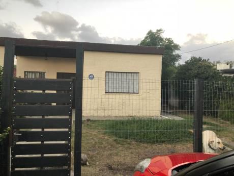 Linda Casa En San Jose De Carrasco. Acepta Banco