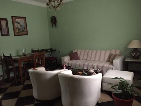 Apto. Tipo Casa Con Jardin, Patio Y Garaje Excelente Ubicación