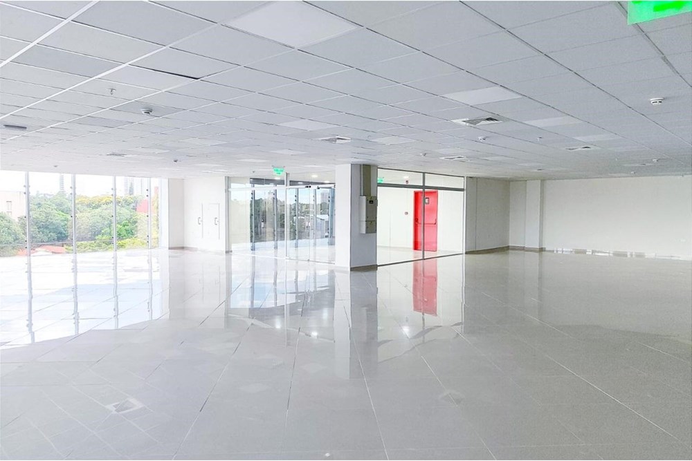 OFICINAS CORPORATIVAS EN ALQUILER EN VILLA MORRA — foto 2