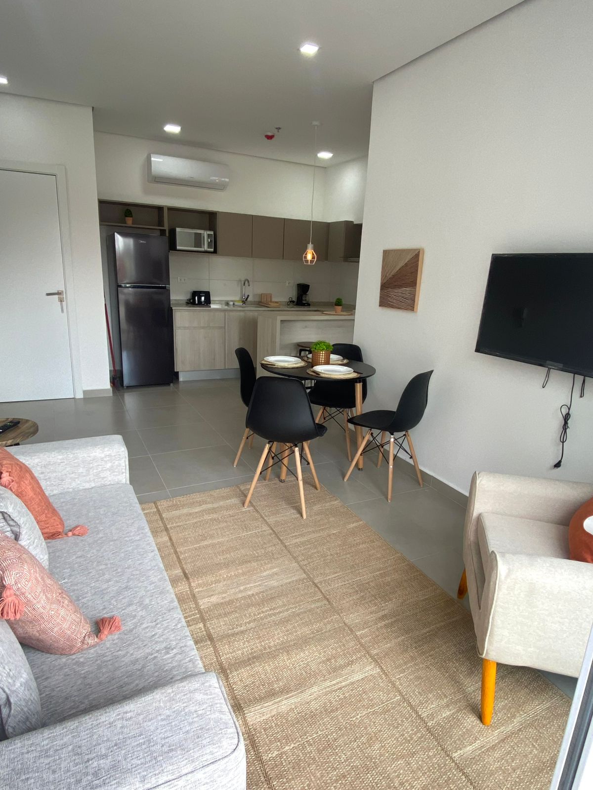 Alquilo departamento 1 Dormitorio Amoblado — foto 2