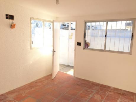 Casa Central - Lindo Apto Reciclado Sobre Propios