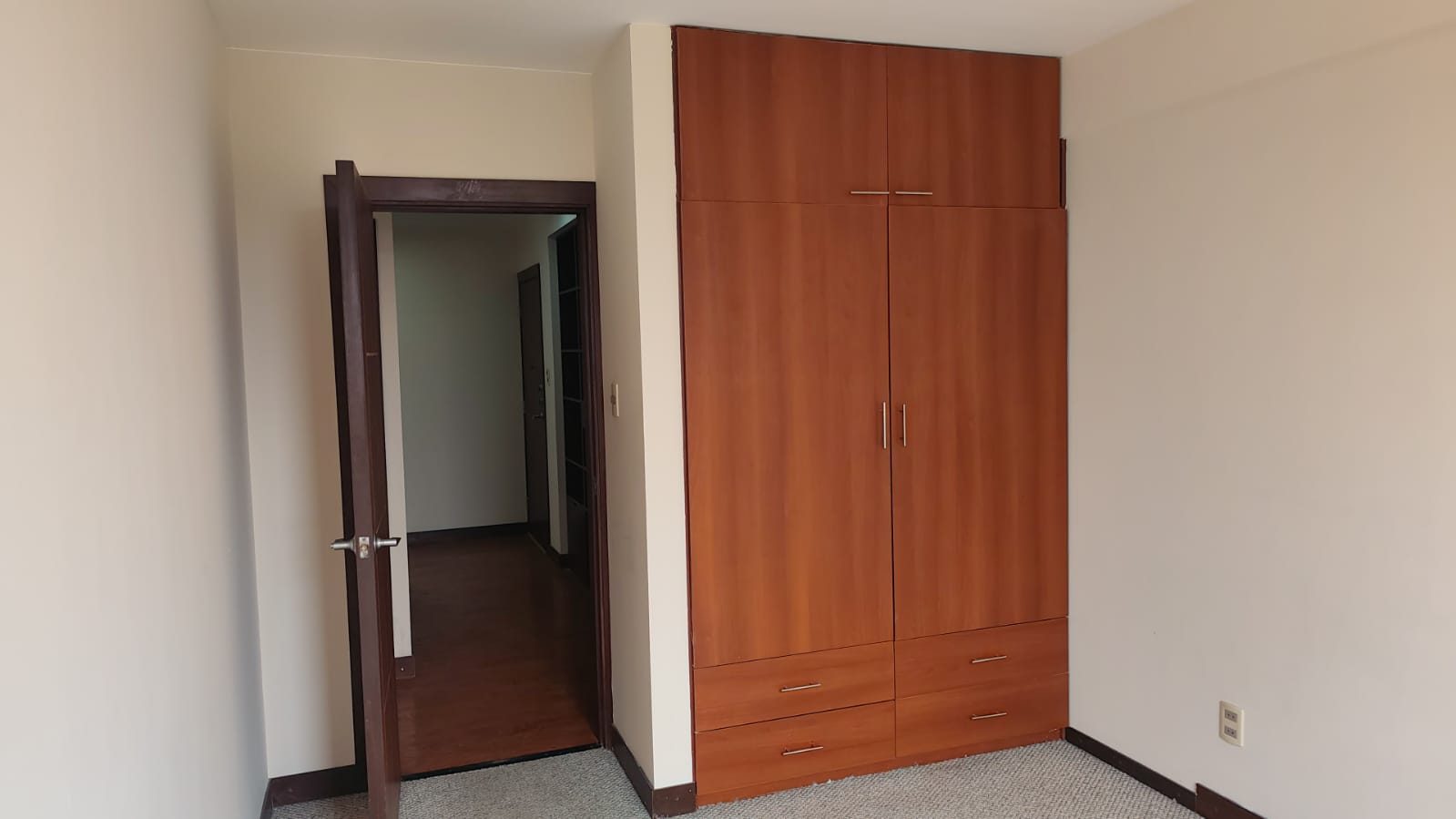 Departamento En Alquiler En La Calle 32 De Cota Cota