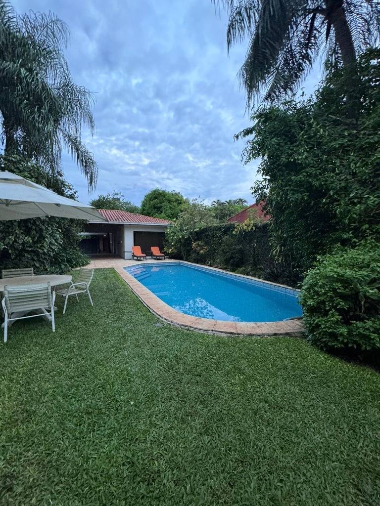 VENDO HERMOSA RESIDENCIA EN EL BARRIO MBURUCUYA — foto 2