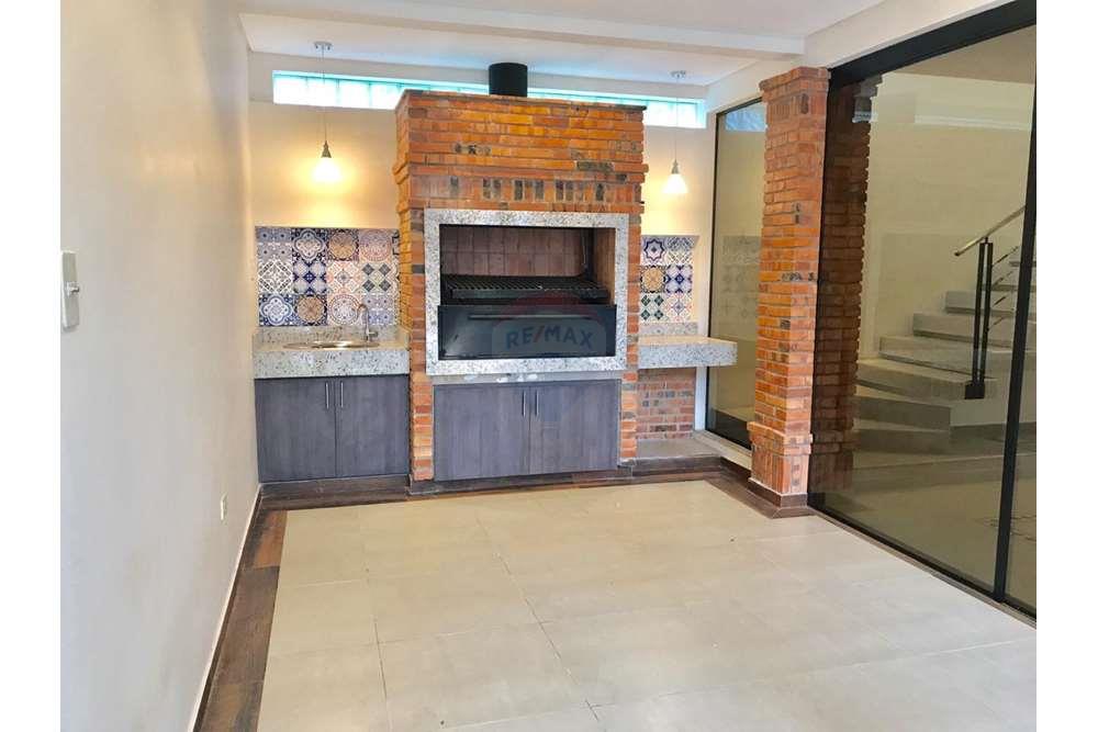 ALQUILO DUPLEX EN VILLA ADELA LUQUE — foto 3