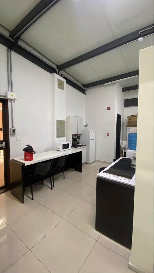 LOCAL COMERCIAL EN ALQUILER - PASEO ADENSAM — foto 3