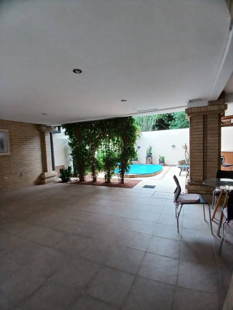 EN ALQUILER HERMOSA CASA AMOBLADA DE TRES DORMITORIOS, EN CONDOMINIO — foto 3