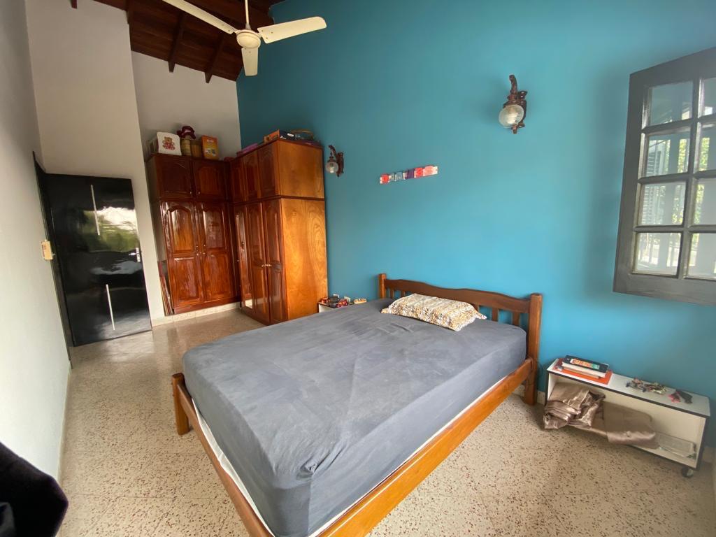 VENDO RESIDENCIA CON PISCINA EN SAN LORENZO — foto 2
