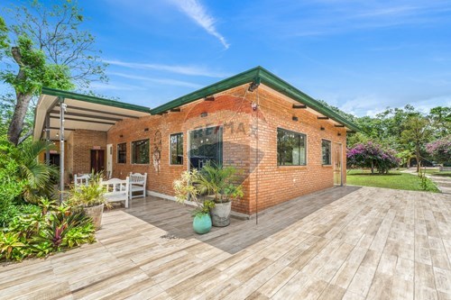 Casa de verano - Venta - San Bernardino, Cordillera, Paraguay — foto 2