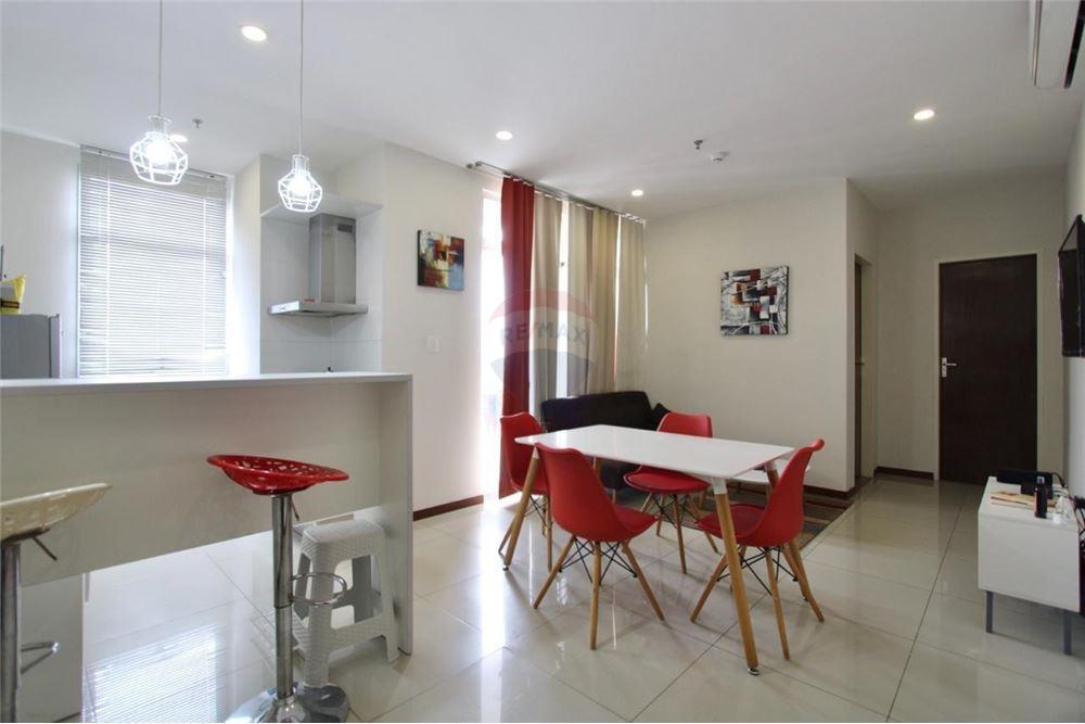 DPTO. DE UN DORM. CON MUEBLES, COCHERA Y BAULERA — foto 2