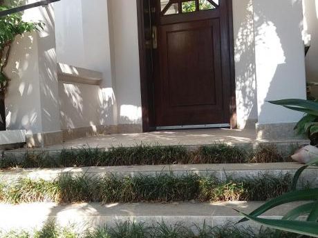 Alquilo Elegante Casa En Villa Morra Para Oficinas