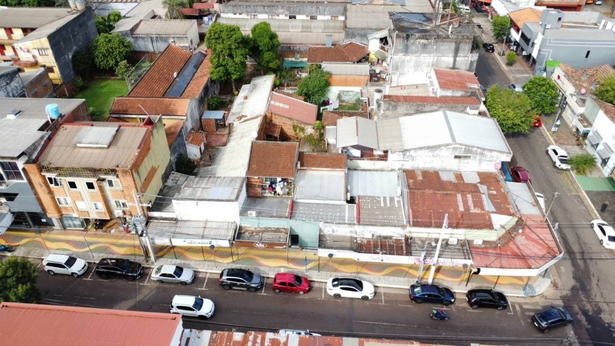 VENDO SALON COMERCIAL EN PLENO CENTRO DE ENCARNACION — foto 2