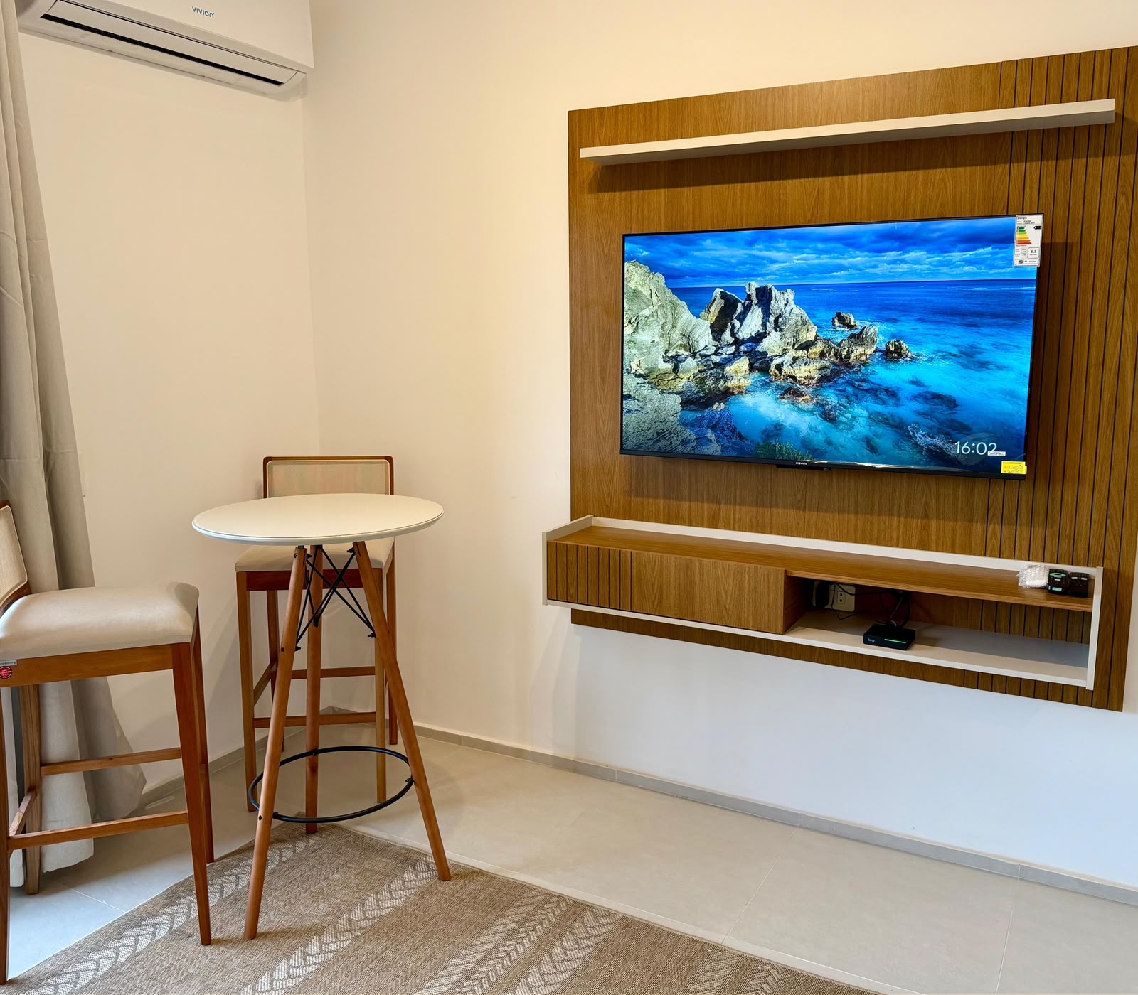 VENDO MONOAMBIENTE AMOBLADO Y EQUIPADO EN LUQUE — foto 2